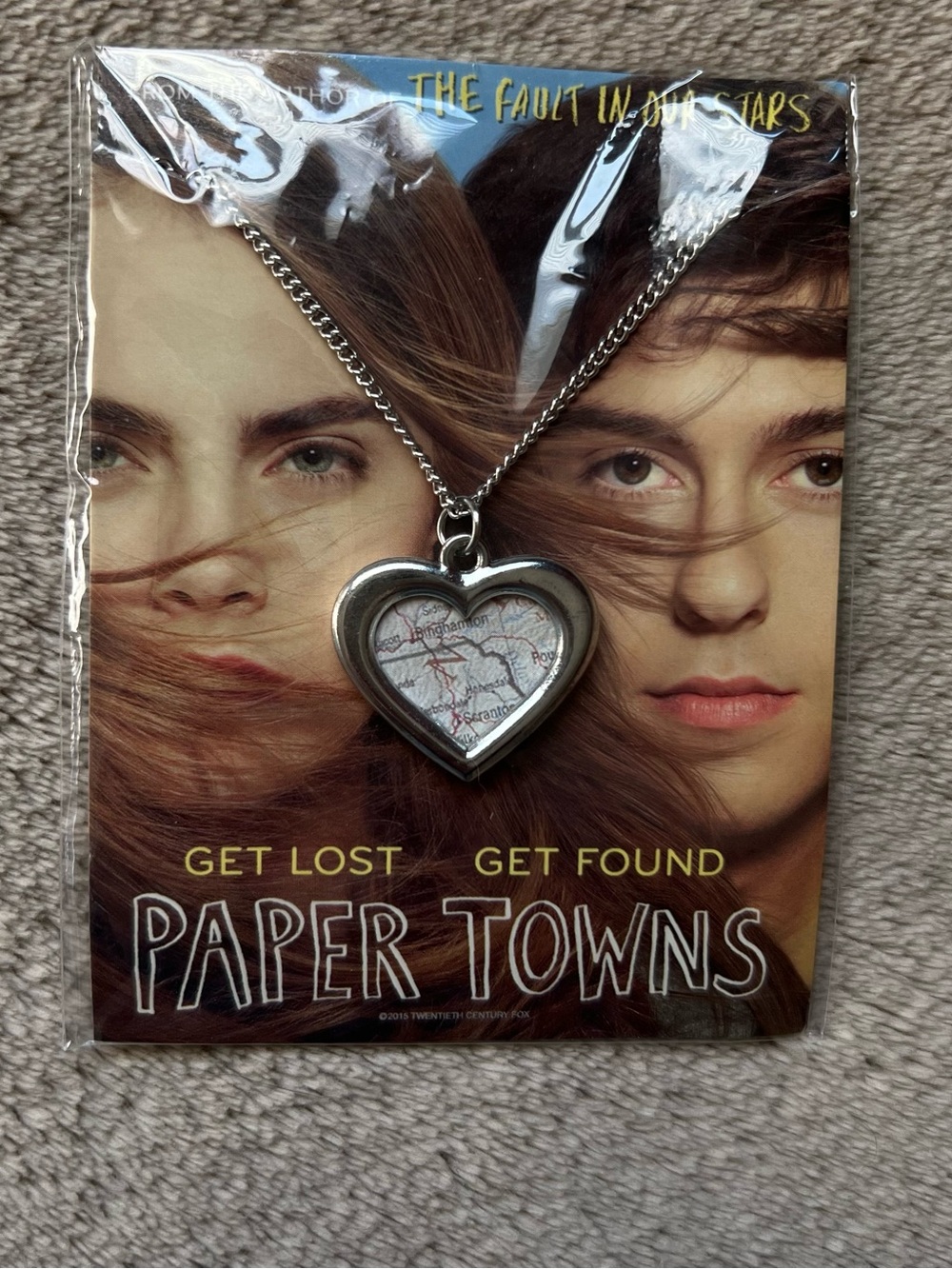 NWT PAPER TOWNS Movie Promo Heart Charm Necklace Map Nat Wolff Cara Delevingne